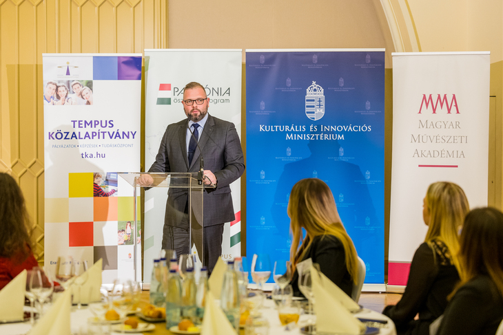 Bodrogi Richárd köszönti a Pannónia ösztöndíjprogramos hallgatókat