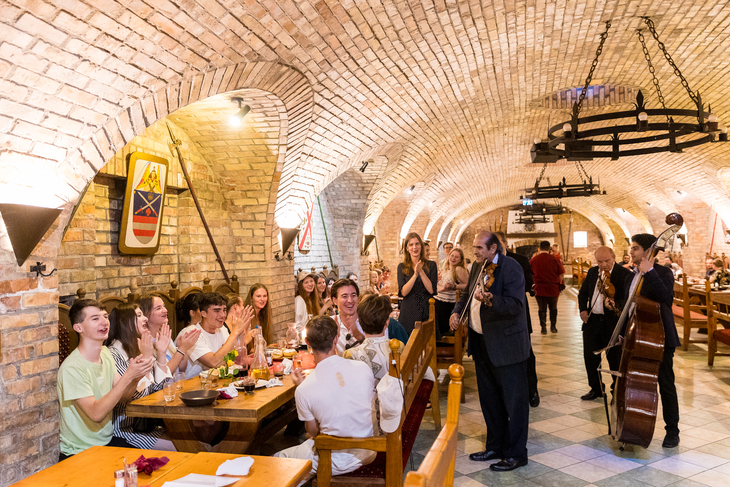 DiscoverEU meetup Keszthely csoport középkori lakomán