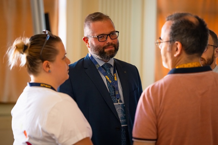 Dr Kovács Jerney Leona Bodrogi Richárd és Dr Bene Tamás az Erasmus Student Network Hungary közgyűlésén