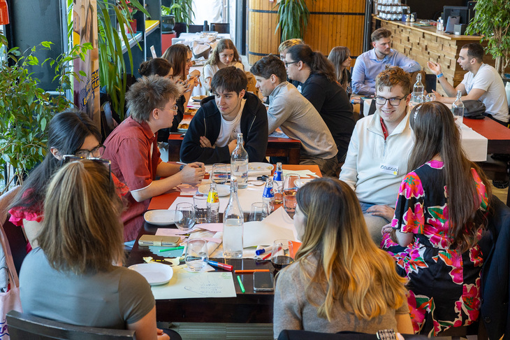 Kiscsoportos beszélgetés a Kalandra fel rendezvényen