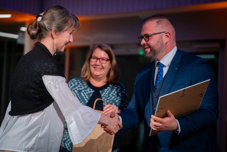 Mester Koordinátor díjjal elismert Talláromné Czingili Judit a díj átvételének időpontjában