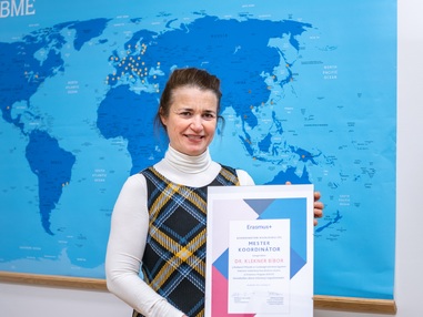 Testk&ouml;zelből a nemzetk&ouml;zi &eacute;lm&eacute;ny hat&aacute;s&aacute;t l&aacute;tni boldogs&aacute;g