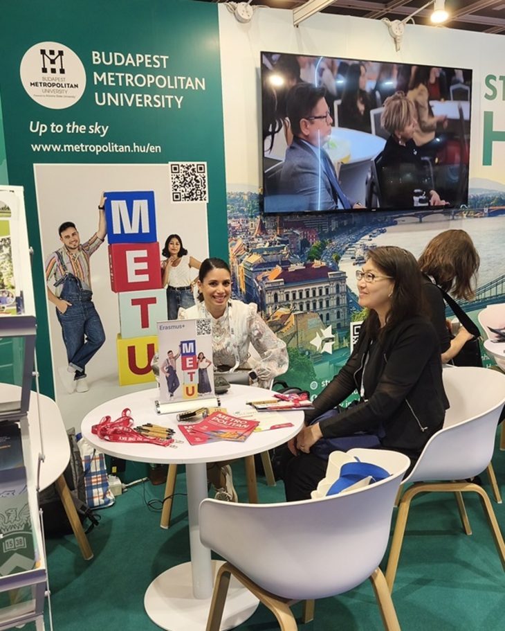 A Metropolitan Egyetem kiállítói az APAIE konferencián