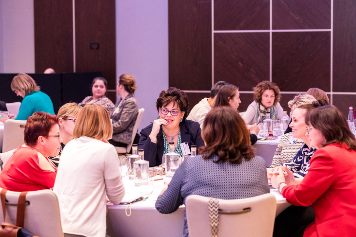 Nemzetk&ouml;zi tev&eacute;kenys&eacute;gek elismer&eacute;se &eacute;s valid&aacute;l&aacute;sa a szakk&eacute;pz&eacute;sben csoportmunka