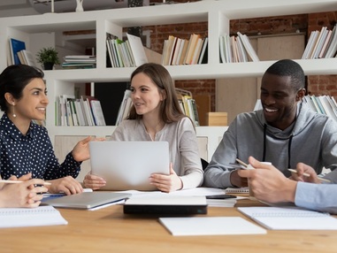 Empowering Teachers with Technology - Nyelvtan&aacute;rok a digit&aacute;lis vil&aacute;gban