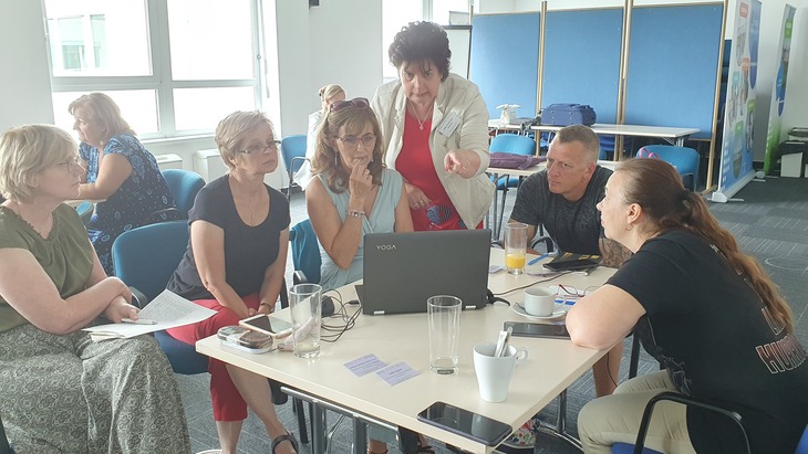 Palencsárné Kasza Marianna képzést tart a Tempus Közalapítványnál