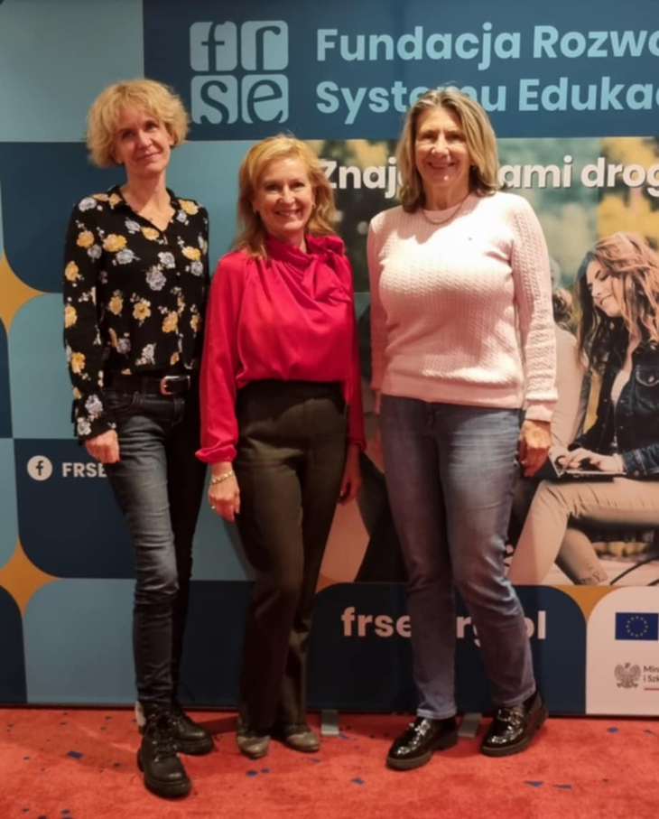 Vars&oacute;i konferencia